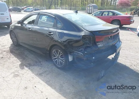 2022 Kia Forte Gt-Line z USA, uszkodzony, nr VIN 3KPF54AD3NE495460